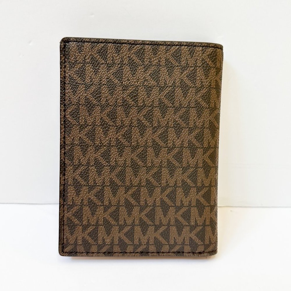 Michael Kors Jet Set Travel Passport Case Wallet MK Signature Brown - Picture 2 of 10